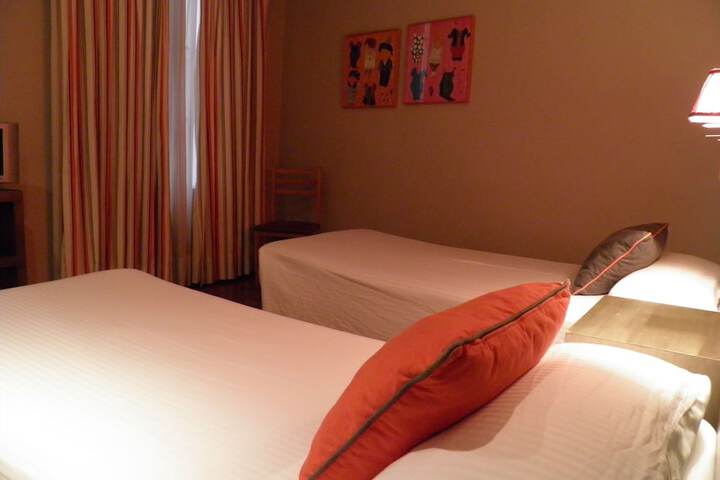 Room 3 of 40