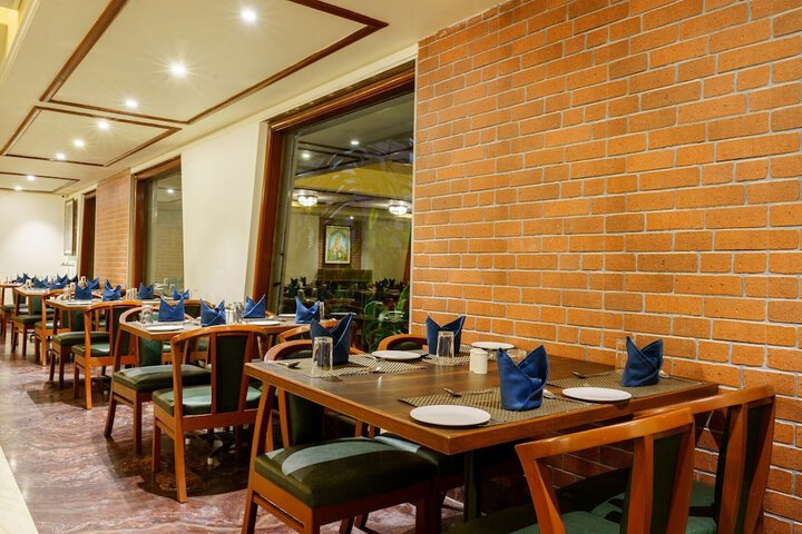 Dining 73 of 123