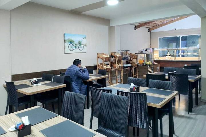 Dining 45 of 50