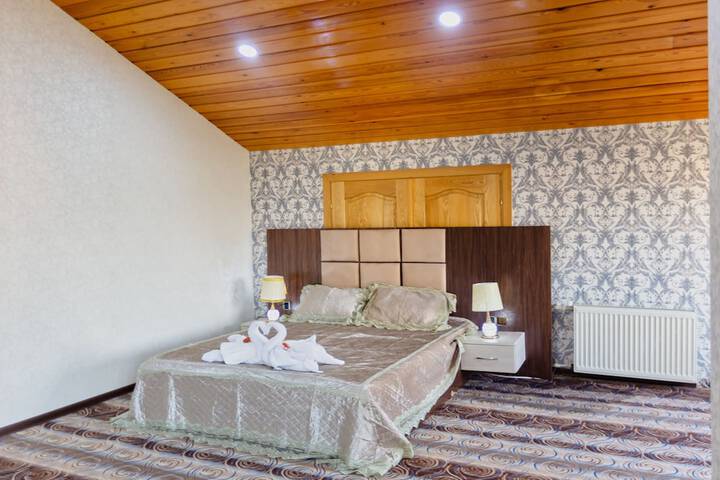 Room 3 of 63