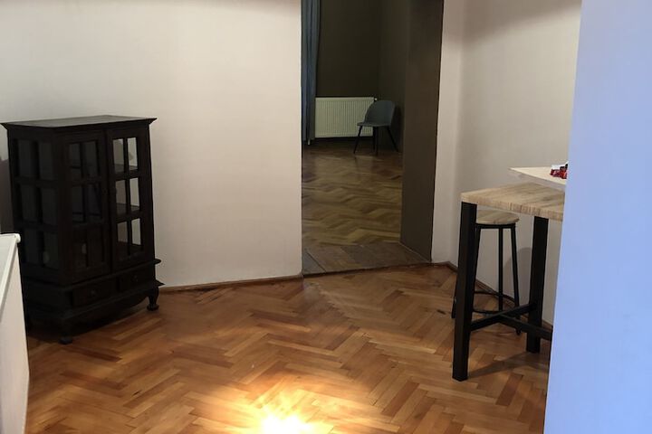 Room 16 of 32