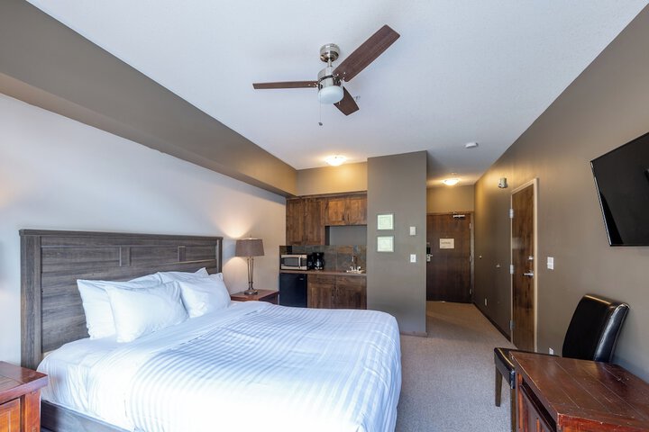 Room 9 of 27