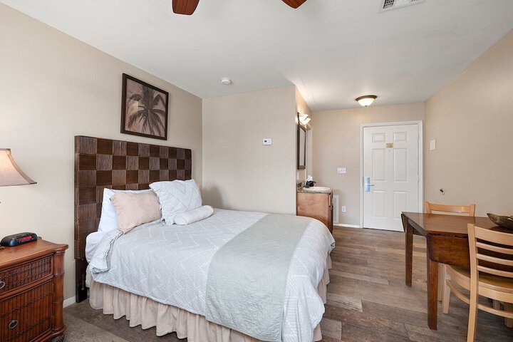 Room 46 of 220