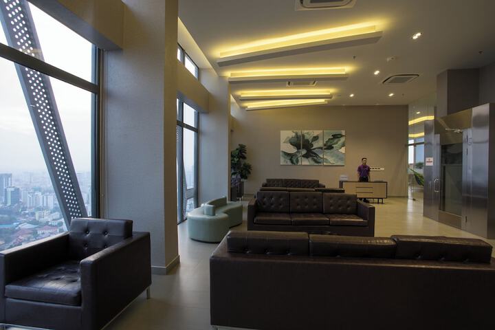 Business Center 79 of 115