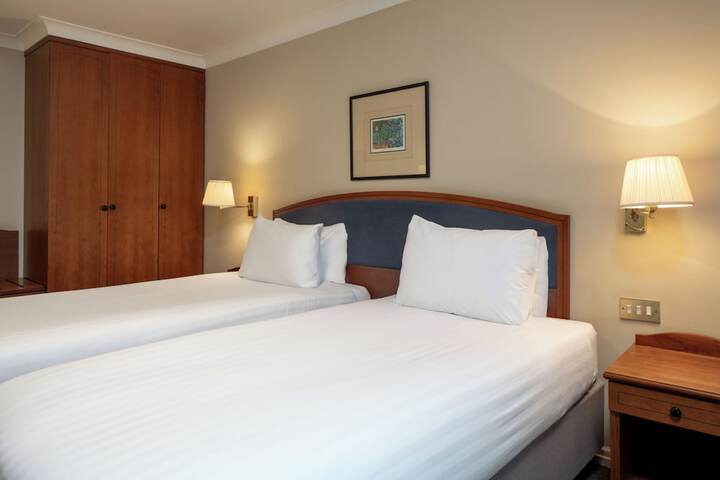 Room 46 of 152