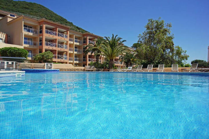 RESIDENCE LES SANGUINAIRES