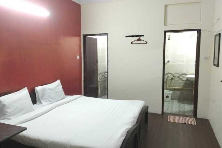 Room 3 of 20