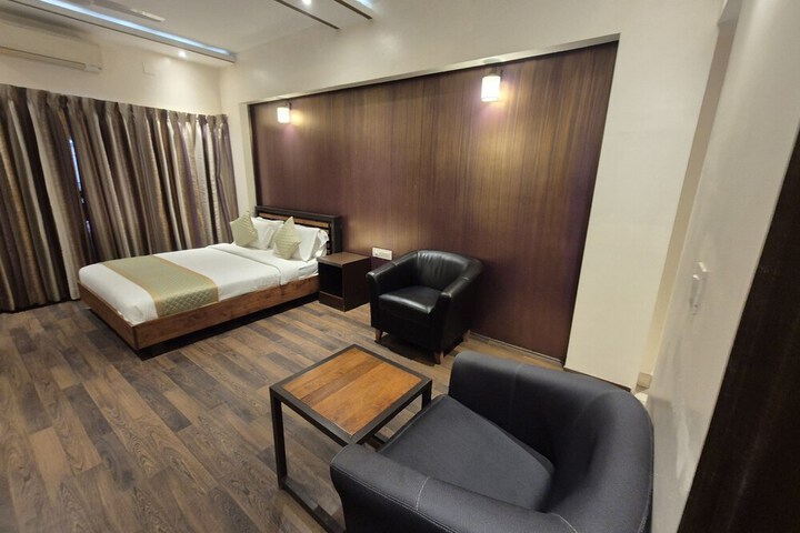 Room 13 of 25