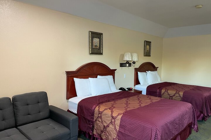 Room 5 of 11