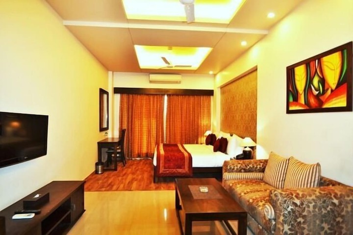 Room 3 of 13