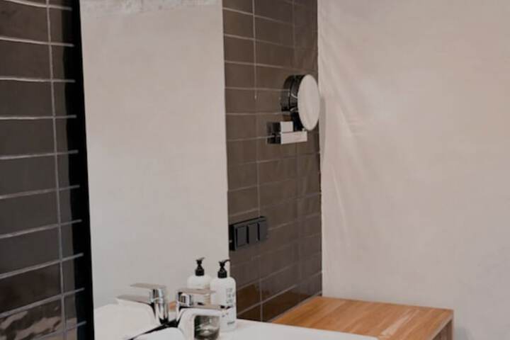 Room 9 of 64