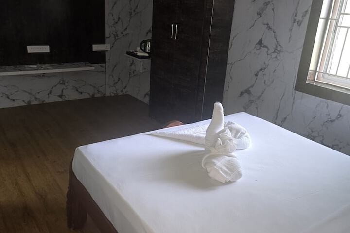 Room 14 of 60