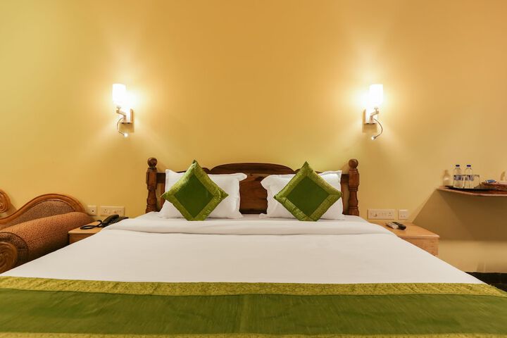 Room 10 of 26