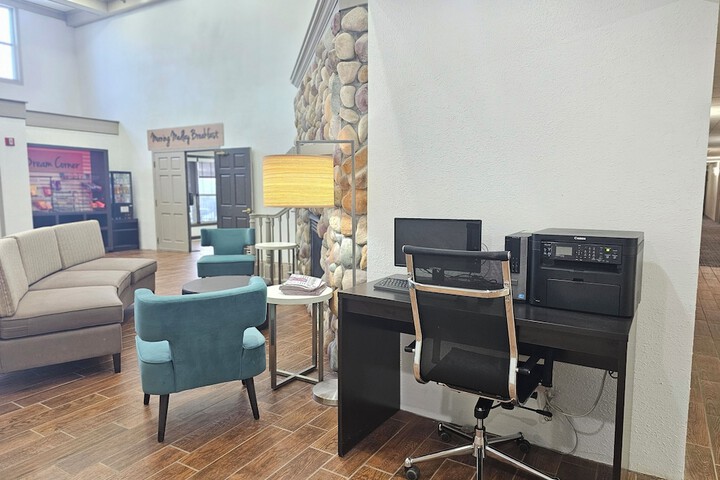 Business Center 37 of 40