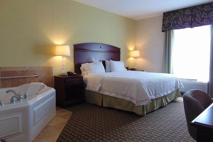 1 King Bed Studio Suite (3 of 10)