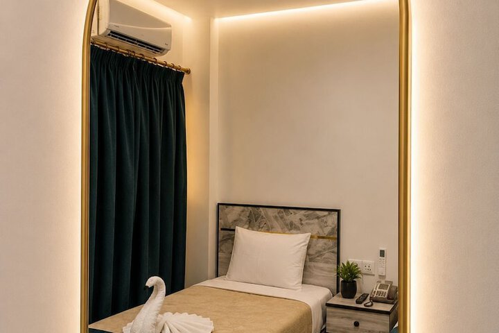 Room 50 of 99