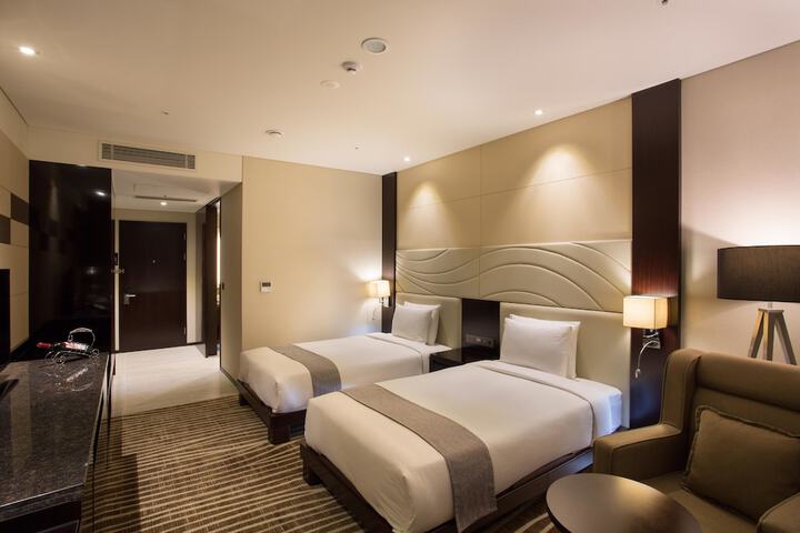 Room 3 of 47