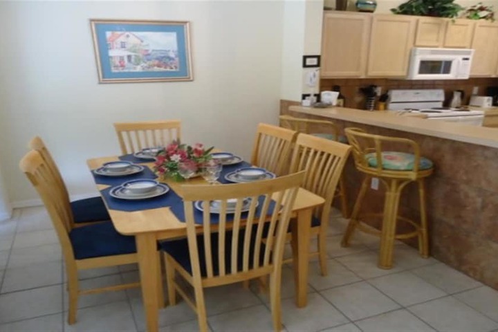 Dining 13 of 21