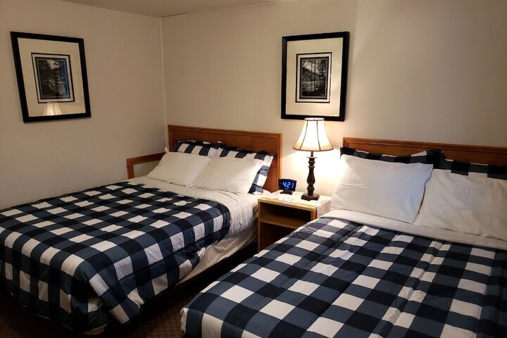 Room 3 of 33