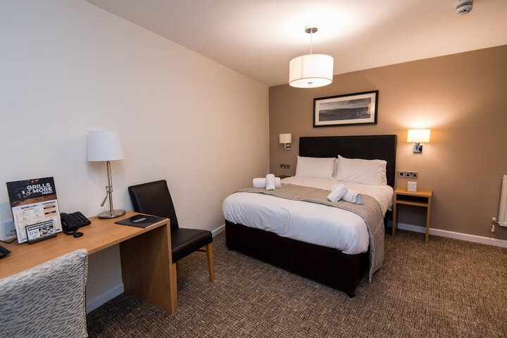 Room 2 of 44
