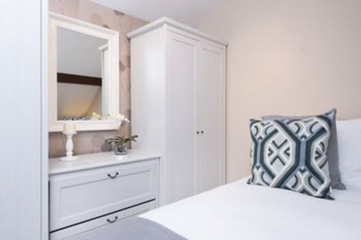 Stylish and Quirky 2BR Maisonette in Fulham