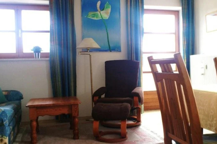 Room 4 of 13