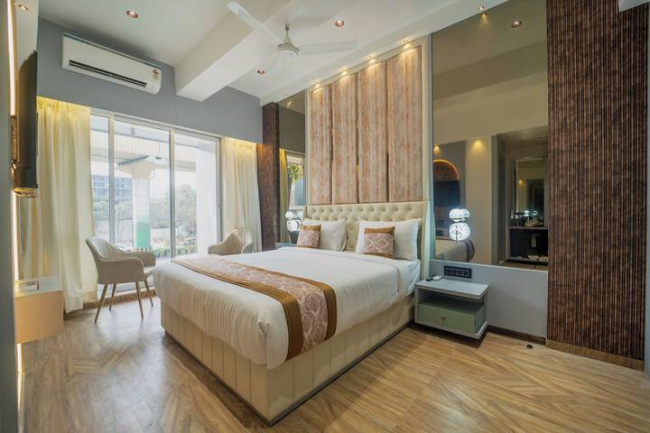 Room 16 of 34