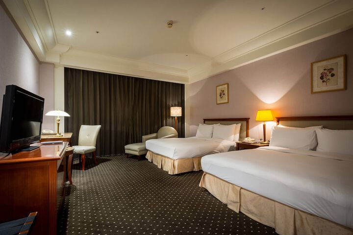 Room 10 of 21