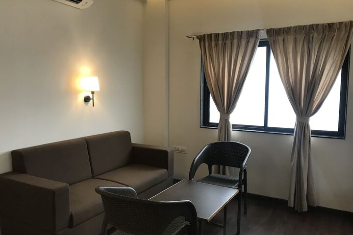Room 13 of 27