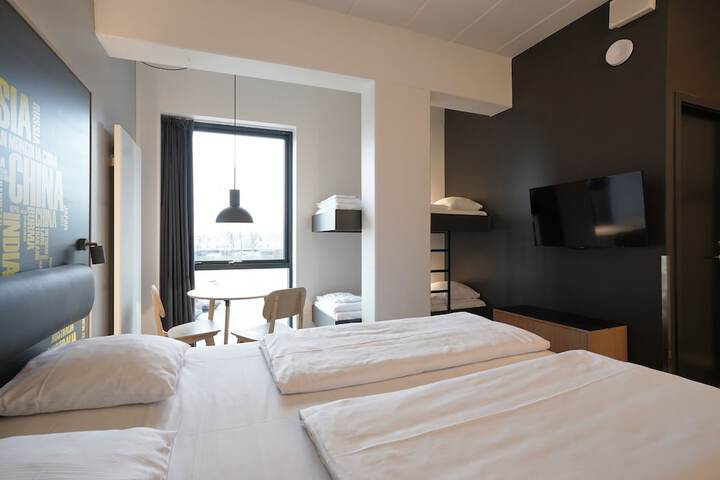 Room 9 of 34