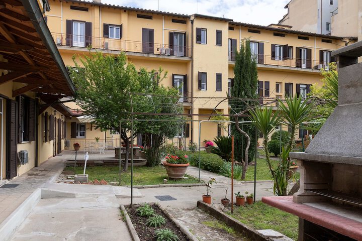 Hotel Exterior 41 of 50