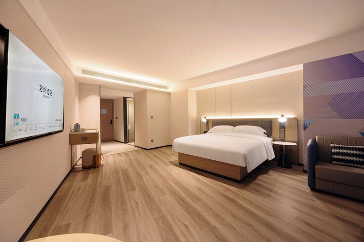 Room 51 of 127