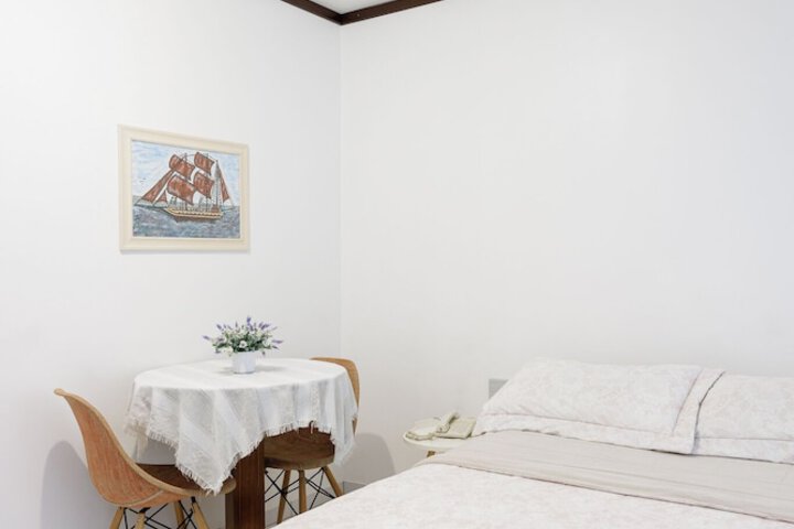Room 6 of 13