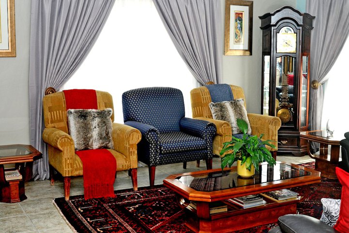 Lounge 97 of 112