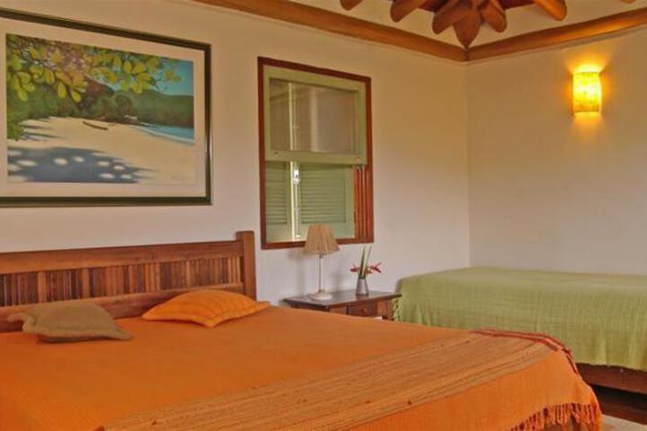 Room 5 of 7