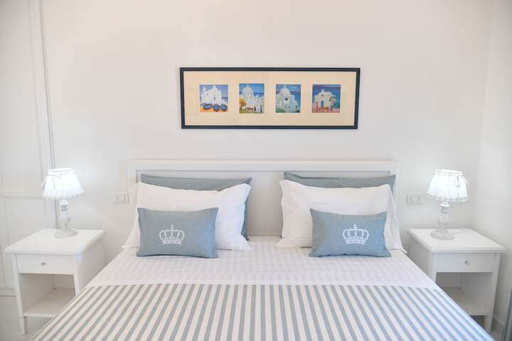Room 11 of 24