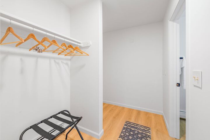 Deluxe 2 Queen Beds (3 of 10)