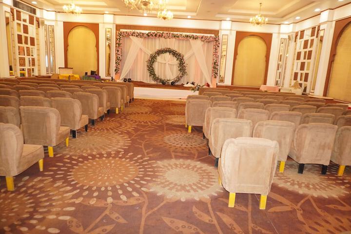 Ballroom/Hall 53 of 77
