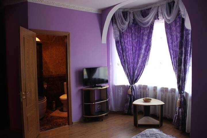 Room 7 of 24