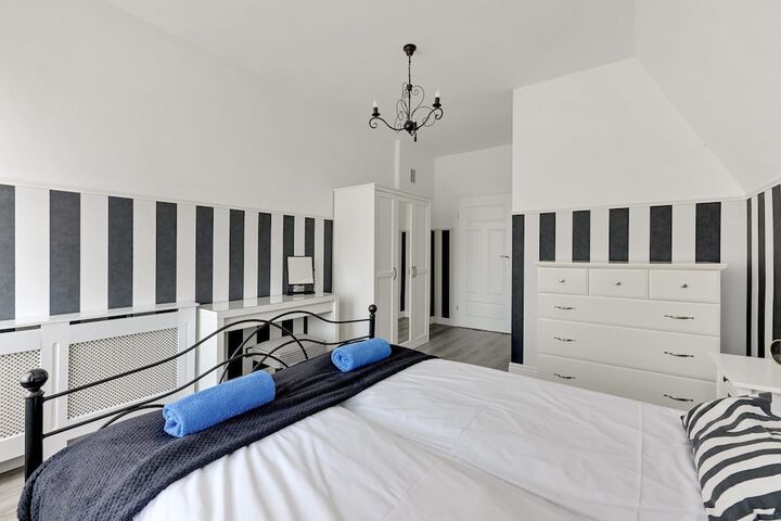 Room 3 of 17