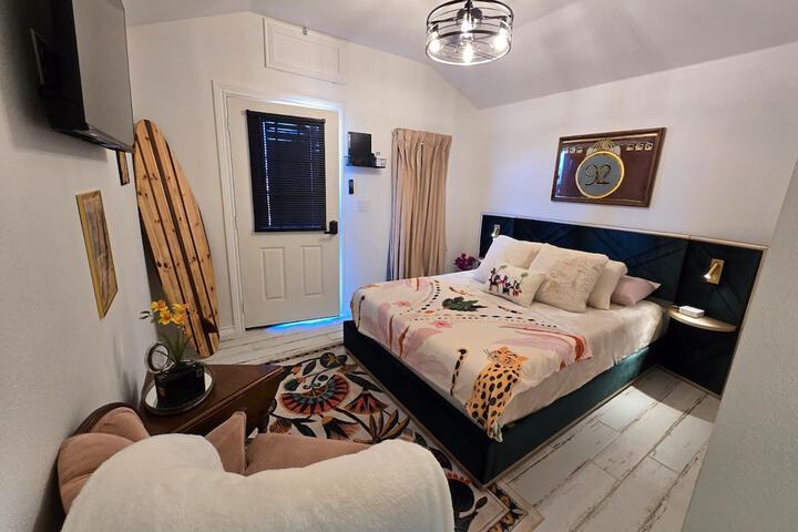 Room 25 of 47