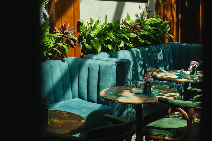 Lounge 63 of 82