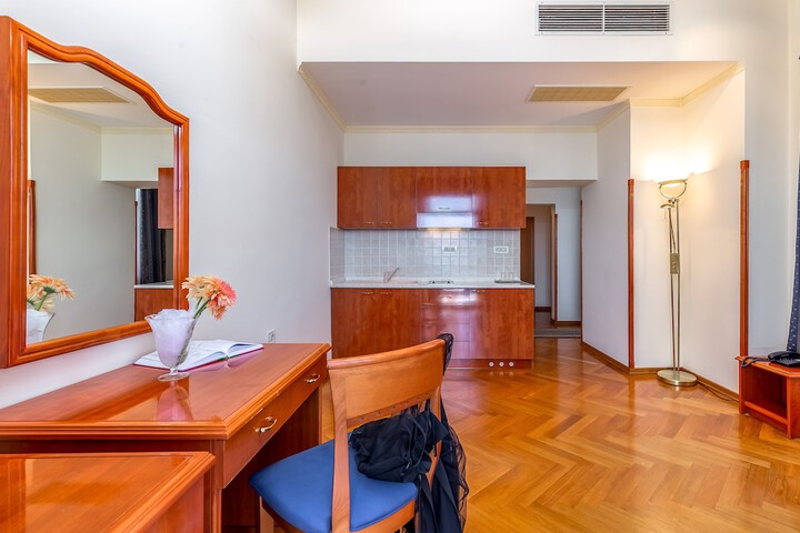Room 14 of 41