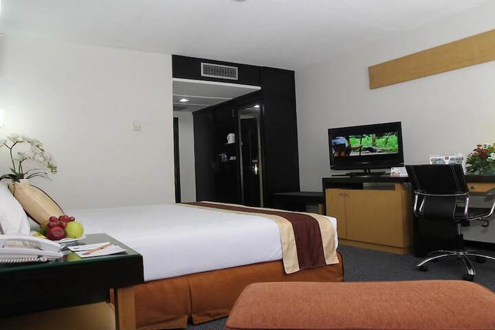 Room 12 of 50