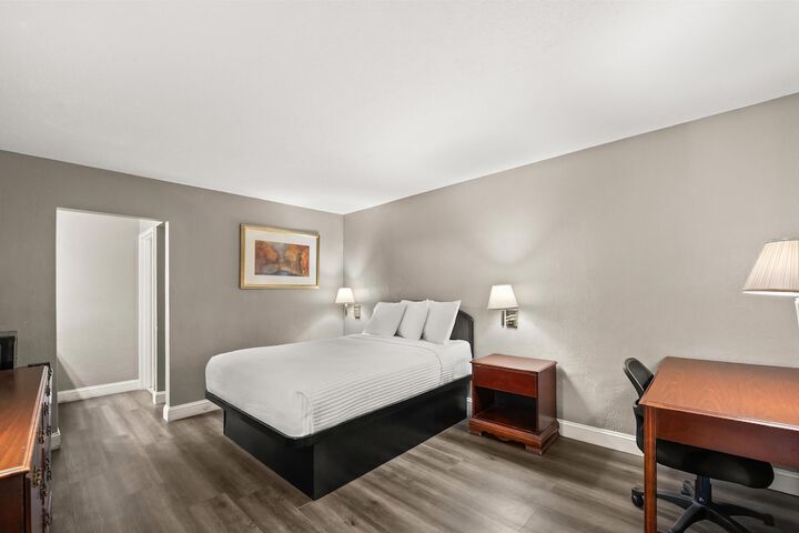 Room 13 of 29