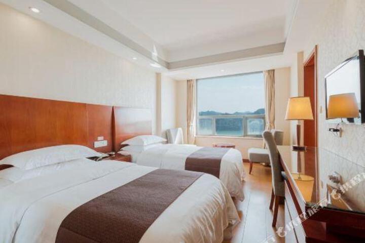Radow Hotel (Yichang Binjiang Pedestrian Street)