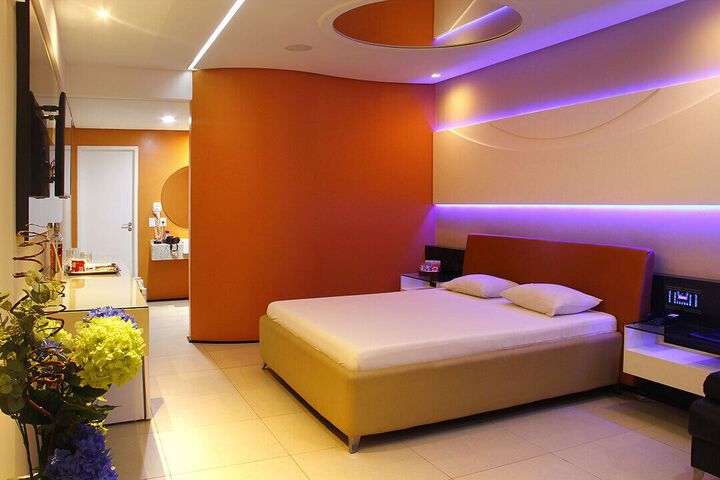 Room 6 of 6