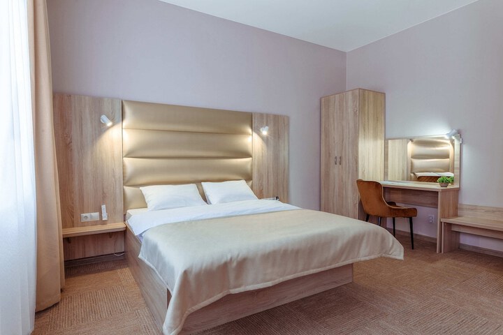 Room 17 of 32