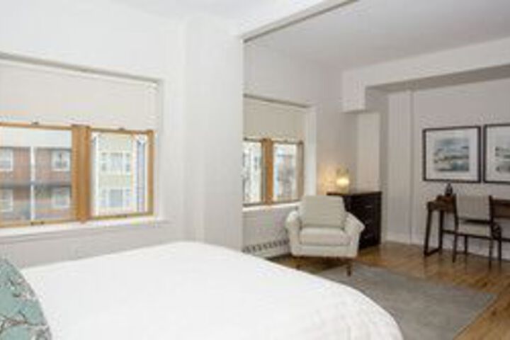 Room 9 of 27