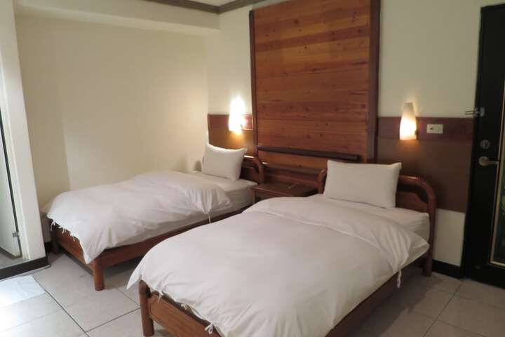 Room 7 of 51